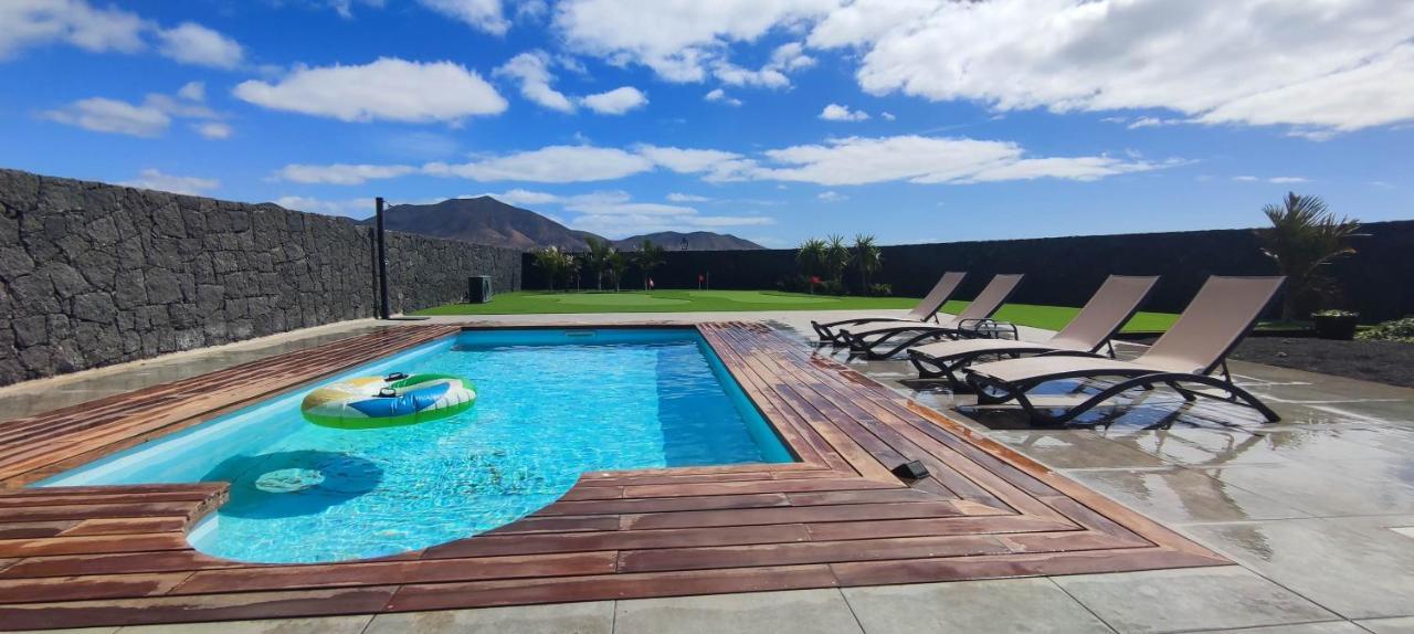 Villa Geneva - Relax Y Diversion Playa Blanca  Exterior photo