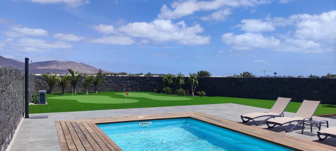 Villa Geneva - Relax Y Diversion Playa Blanca  Exterior photo